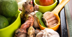 Grand Prix Eugénie Brazier 2012 pour Recettes de grands-mères et leur assortiment d’astuces